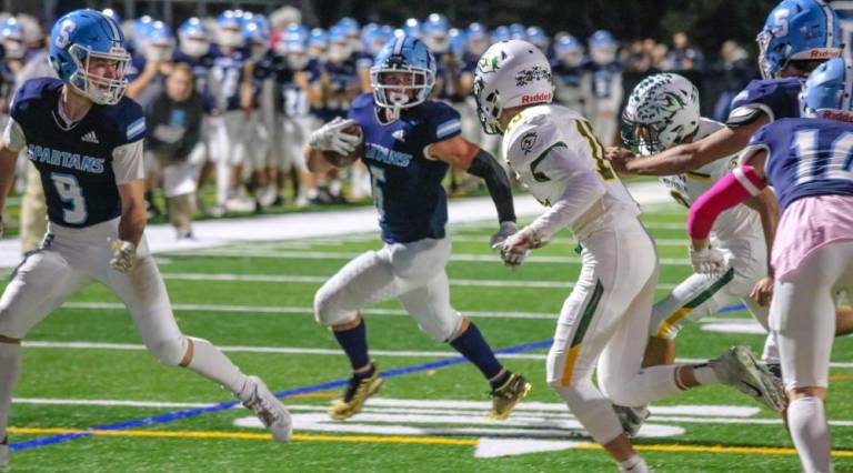 Sparta Varsity Football wins seventh game in a row
