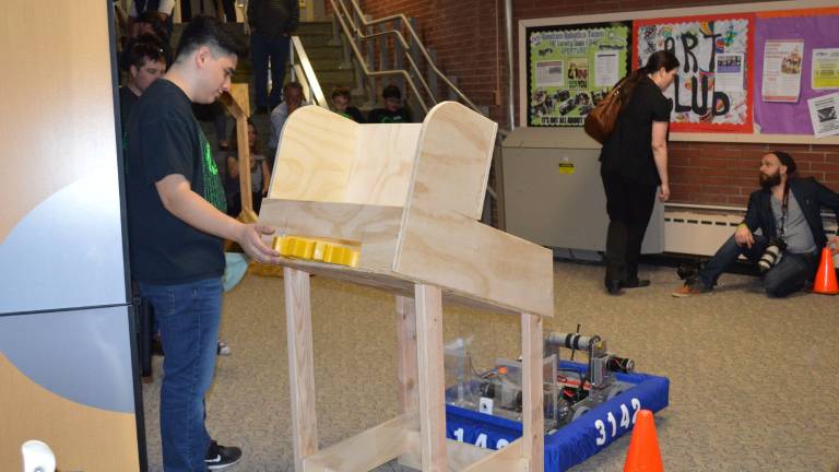 Newton Robotics hosts STEM night open house Newton Robotics hosts STEM night open house