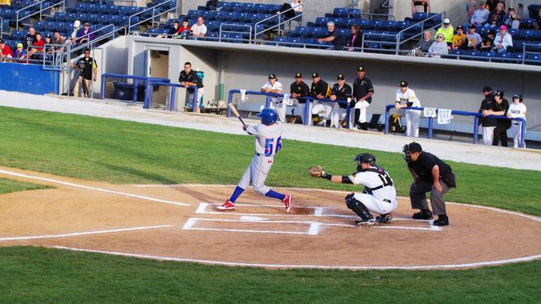 Miners win one, over Ottawa 8-5 Miners win one, over Ottawa 8-5