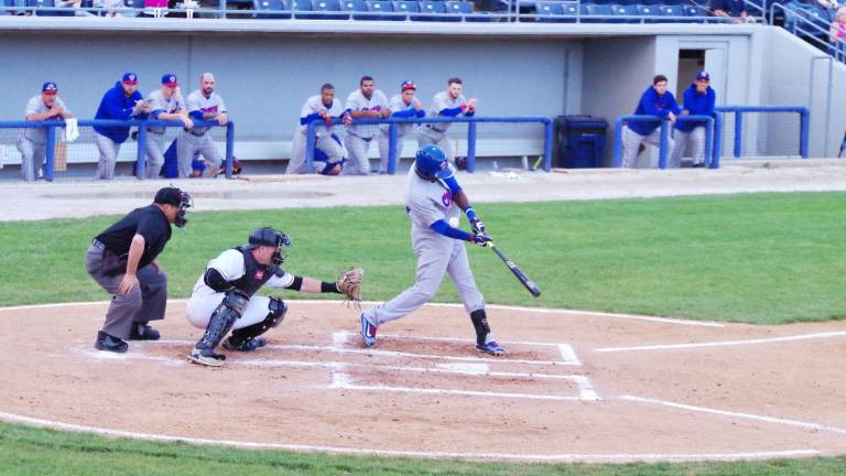 Miners win one, over Ottawa 8-5 Miners win one, over Ottawa 8-5