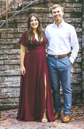 Melissa Frignoca and Eric Stamm to wed.