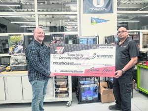 <b>Pictured, from left, Jason Fruge, dean of technical studies and Mark Harris, applications engineer/education specialist at Allendale Machinery Systems.</b>