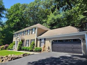 Desirable Lake Mohawk home