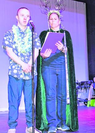 <b>Will Scocozza sings, Over the Rainbow.</b>