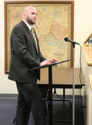 PHOTO BY MARK LICHTENWALNER Newton Mayor Wayne Levante addresses the Sussex Borough Council.