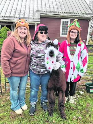 <b>4-H Clubs will perform a Christmas Carol Sing along at the Farmers’ Market.</b>