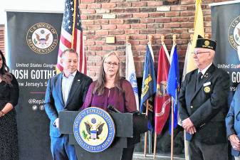 <b>U.S. Rep. Gottheimer was joined by Tony Gallopo’s wife Betsy and their daughters Ashley Kopec, Sarah Hill, and Ally Thorpe, as well as former American Legion Post 86 Commander Harry Kaplan and other friends and members of the community.</b>