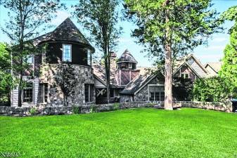 An exquisite lakefront estate