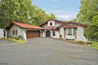 Lakefront vacation home year-round
