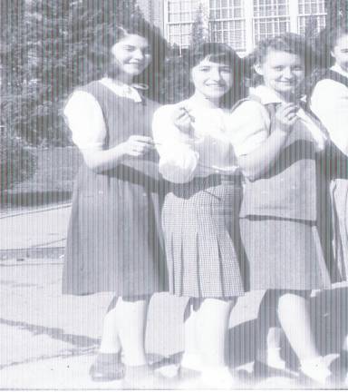 <b>Franklin High School Class of 1947. Stella Hall Truran is on right</b>