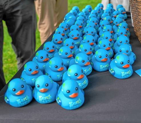 Earth Day ducks were given to the volunteers.