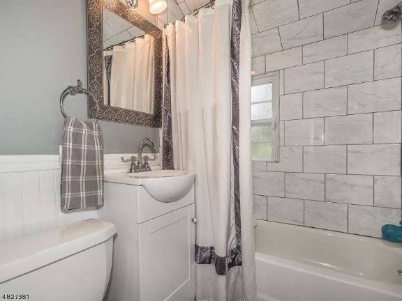 Charming Cape Cod on Seneca Trail