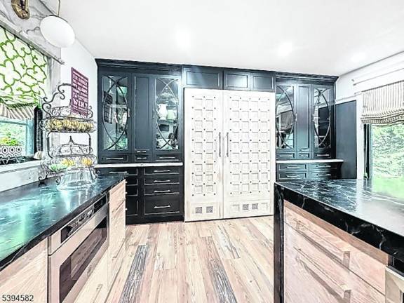 Lake Mohawk lakefront beauty