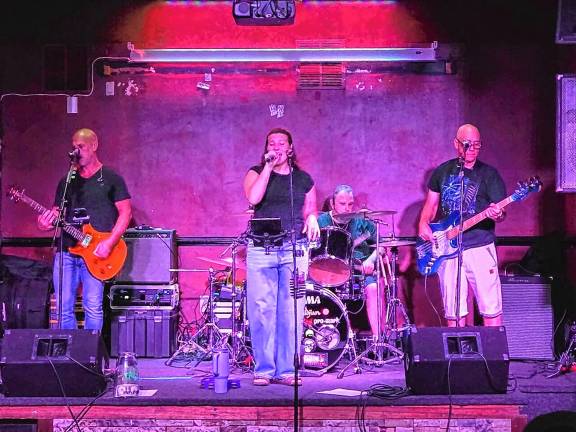 <b>Fully Loaded, a female-fronted party band, plays Saturday night at Brick &amp; Brew in Franklin. (Photo courtesy of Fully Loaded)</b>