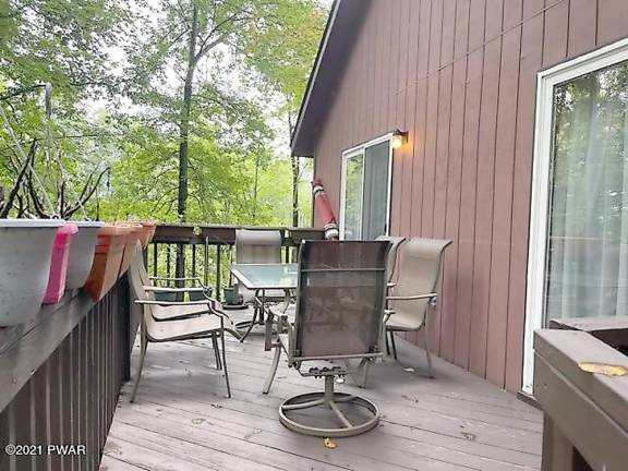 Escape to the country or live year-round with lake and pool access