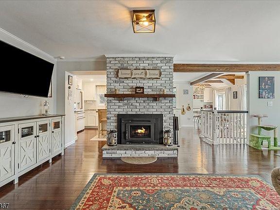 Beautiful lakefront retreat