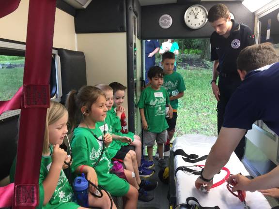 The children see the inside of an ambulance