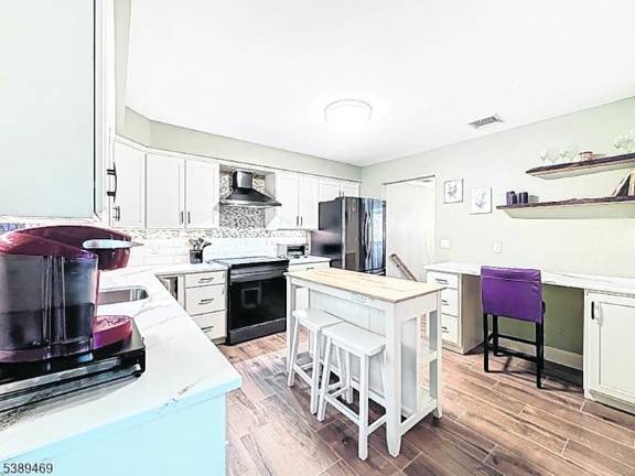 Charming energy makes bi-level a star