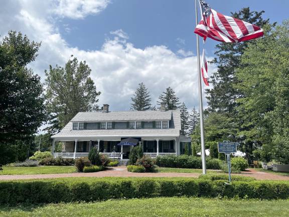 <b>General John Hathorn Stone House: 21 Hathorn Road, Warwick (Photo by Luke Rowe)</b>