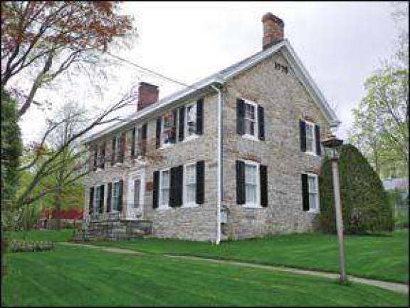 Tour will feature colonial and modern homes