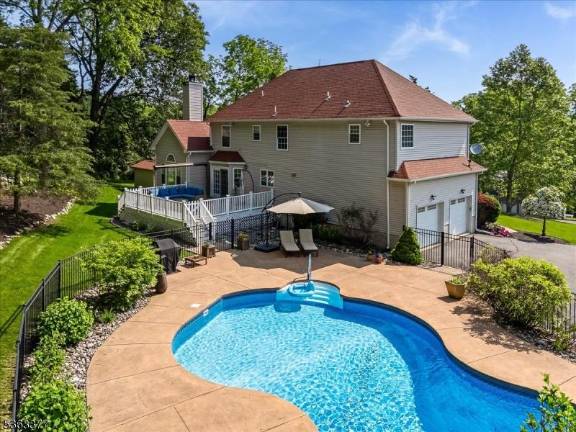 Real estate: Colonial in beautiful setting