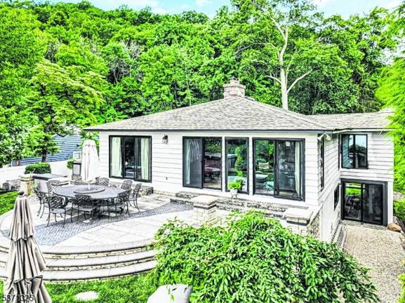 Lake Mohawk lakefront beauty