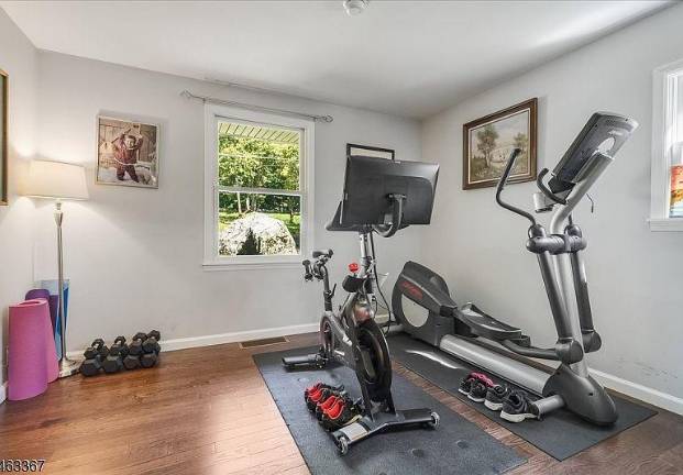 Beautiful lakefront retreat