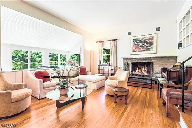 Rare lakefront legacy property