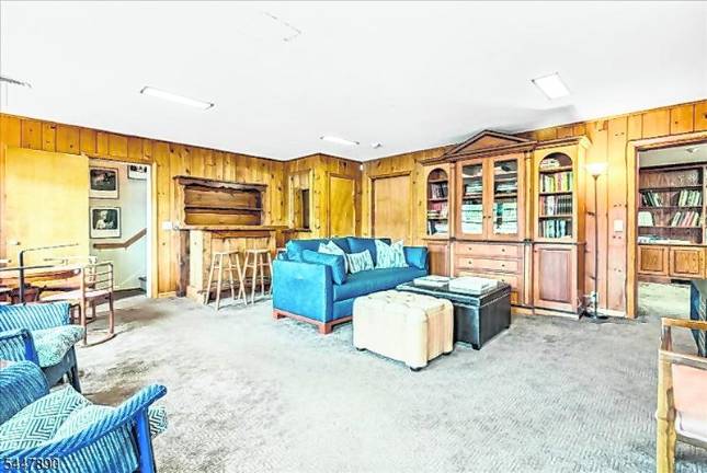 Rare lakefront legacy property