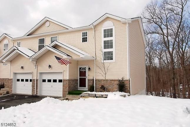 Share your life with family in this Richfield Commons townhome