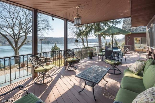 Lakefront paradise