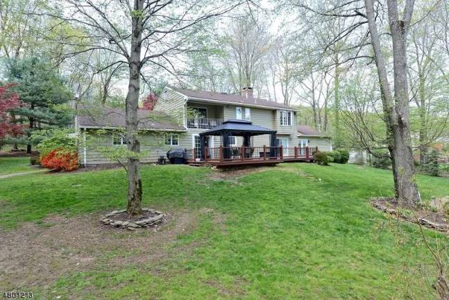 Stylish, move-in ready Colonial