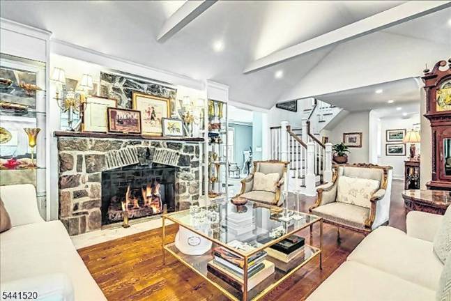 Luxury living in Lake Mohawk