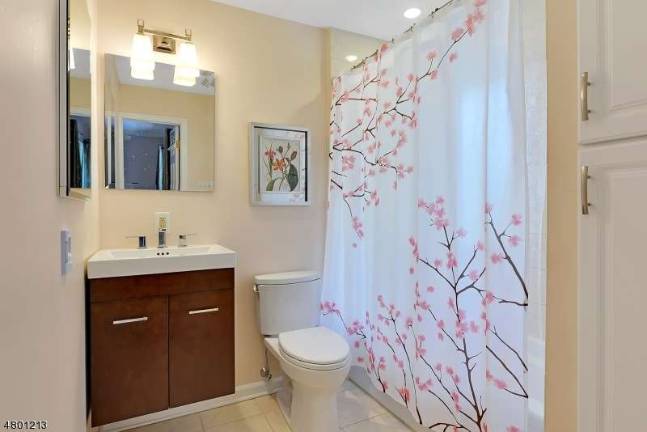Stylish, move-in ready Colonial