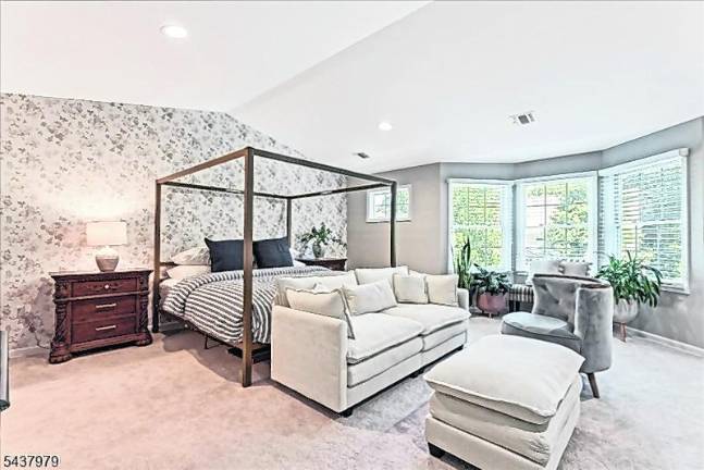 Effortless living in Round Top