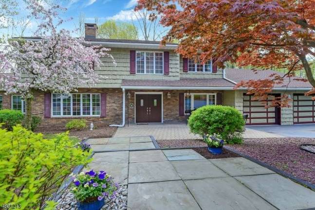 Stylish, move-in ready Colonial