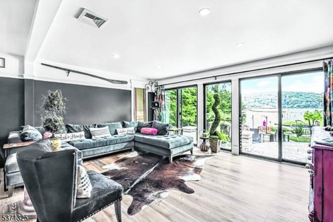 Lake Mohawk lakefront beauty