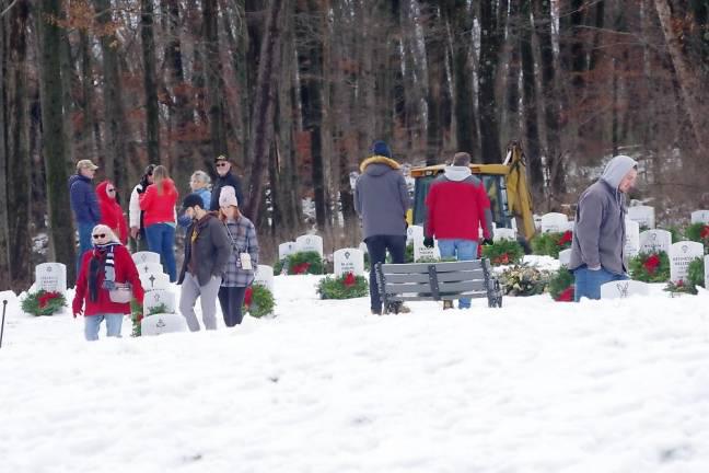 $!300 help place wreaths at cemetery in Sparta