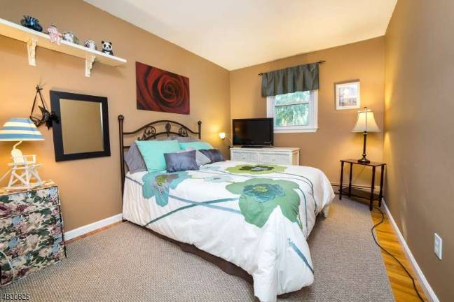 Move-in ready Lake Mohawk home