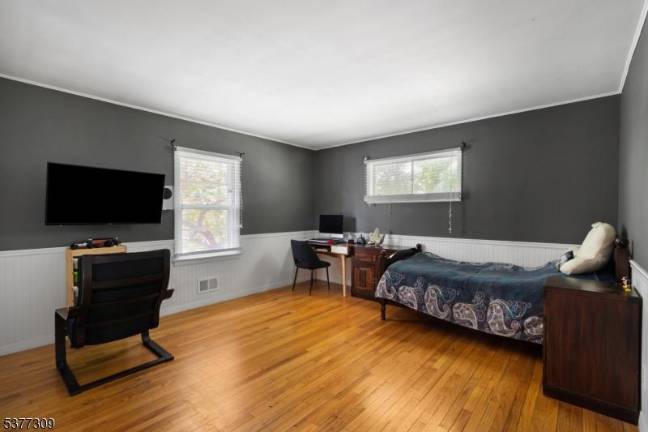 Real estate: Mix of classic and new style
