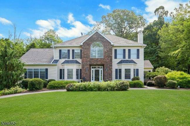 Real estate: Elegant 5-bedroom home