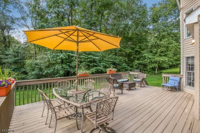 Custom Colonial in Glenbrook Estates