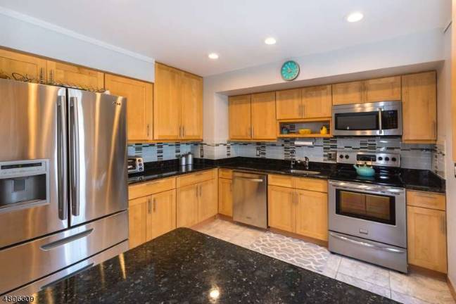 Three-bedroom bi-level in Lake Mohawk district