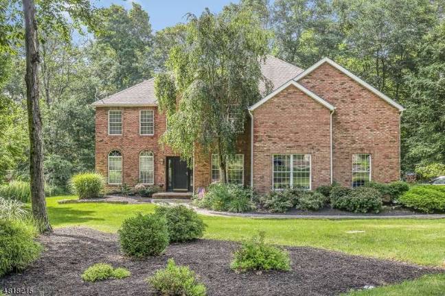 Custom Colonial in Glenbrook Estates