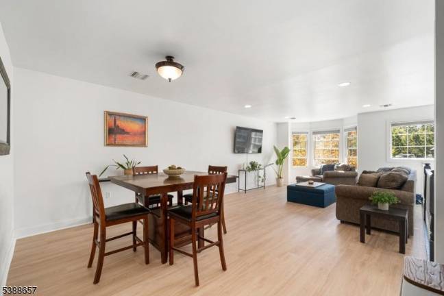 Lovely Sparta townhouse