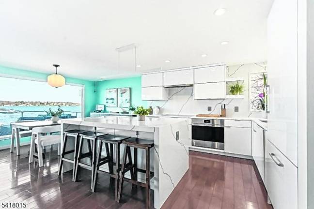 Fabulous lakefront home in Lake Mohawk