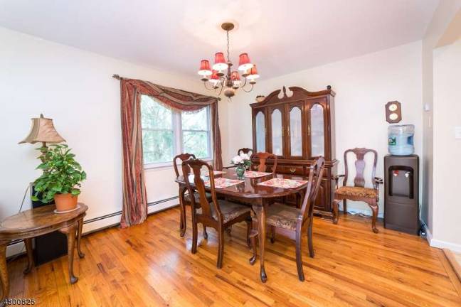Move-in ready Lake Mohawk home