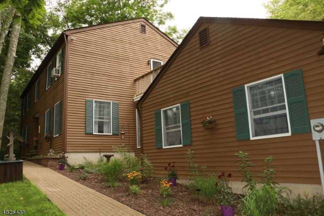 Custom Colonial on cul-de-sac