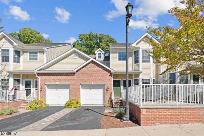 Lovely Sparta townhouse