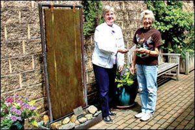 Ringwood Garden Club helps the community with two donations